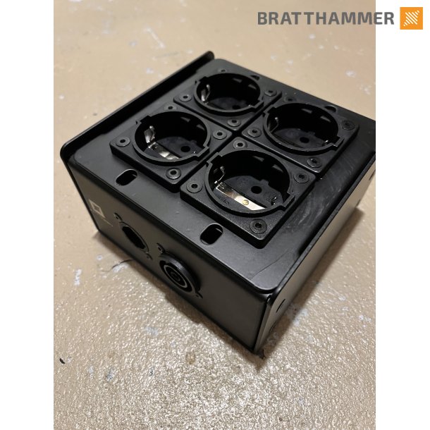 Stageboks kvart - Input: 1x True1. Output: 4x schuko, 3x true1